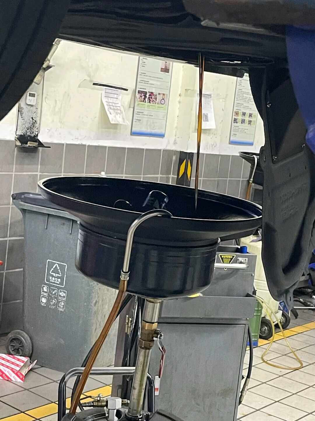 燃油车三年保值率跌到46%:4S店记录还有用,但它买的不再是