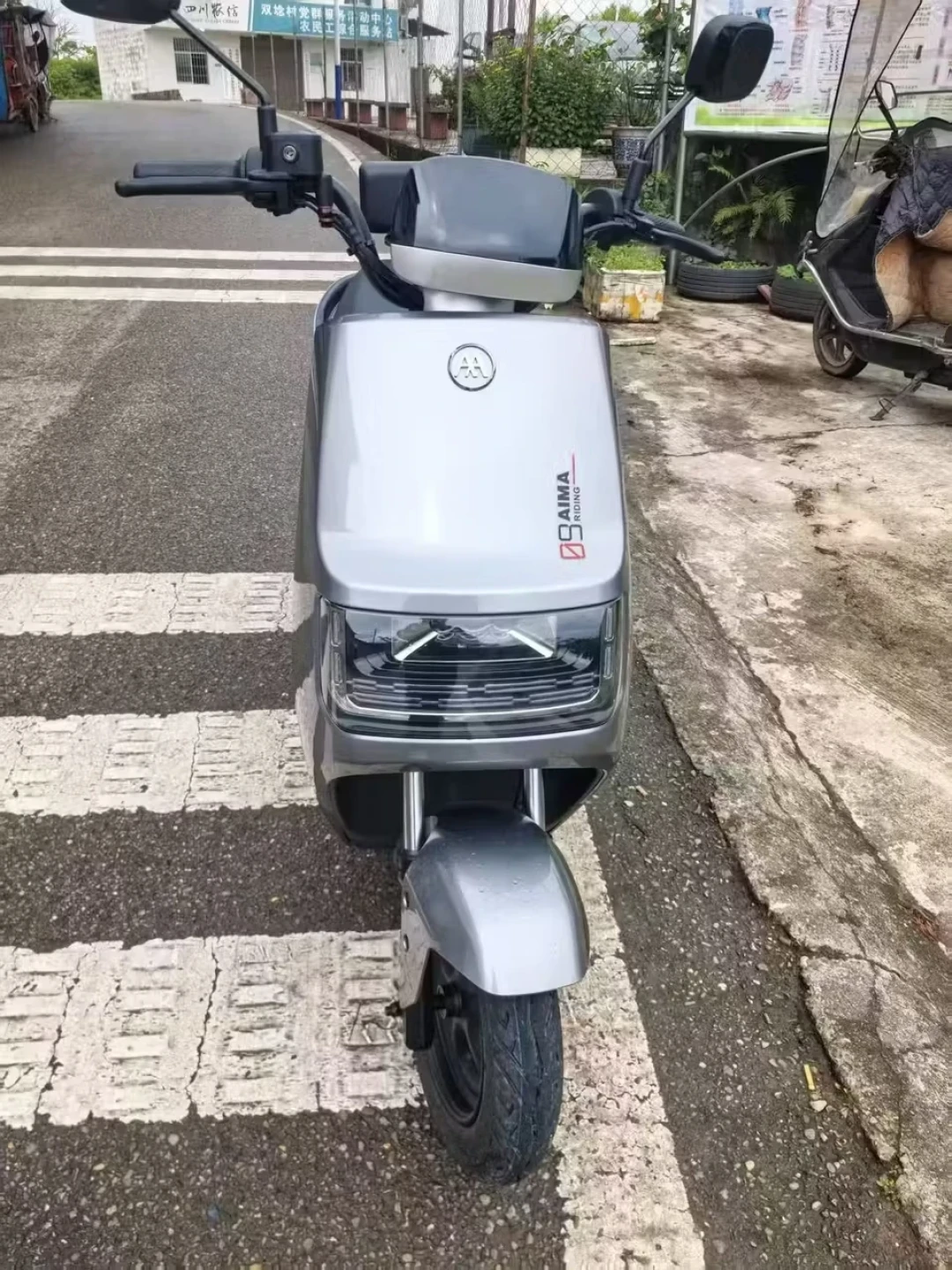 9月1日起高校电动车新规集中生效:大学生买车前,先把校门口的账算清