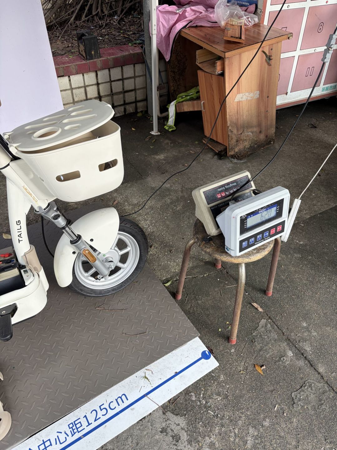 台铃承认有“假冒原厂电池”,而且只授权了2家厂:翻完全网车主验真帖,交钱前要查的5件事和合格证上要对的3项都整理出来了