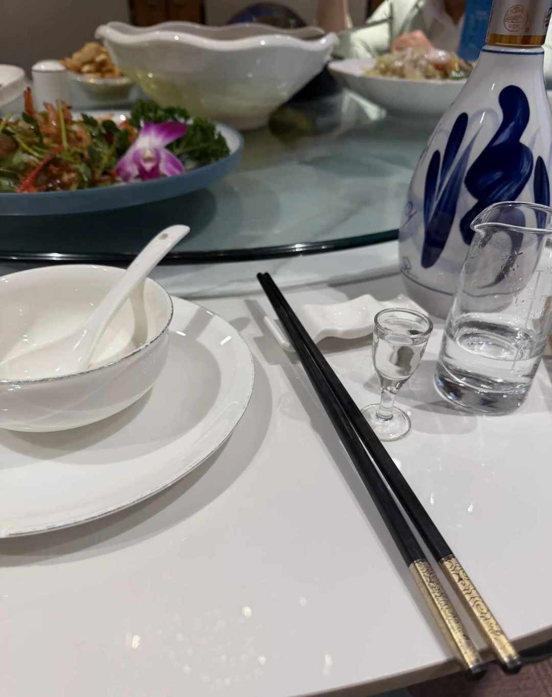 离中秋买汾酒:先看这瓶酒的“生日”,再看价格——批号、老批次、保质期免标之争一次说清