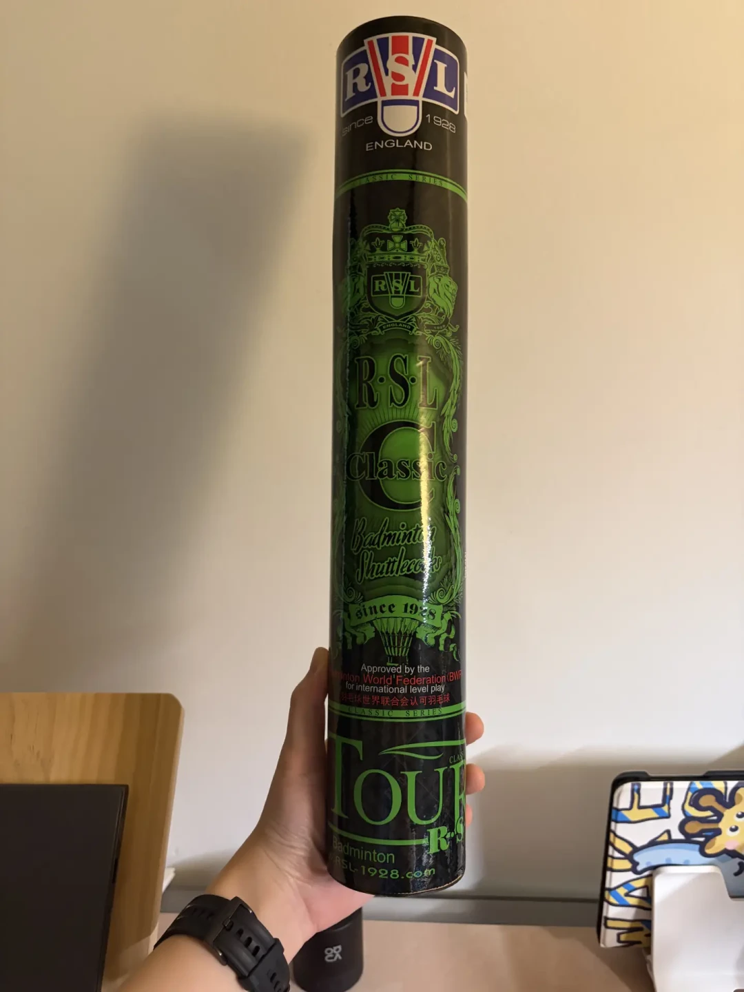 扫码正品,手感却变了:全网15+条亚狮龙批次抱怨,补球前先分清正常波动、坏批次和物流球
