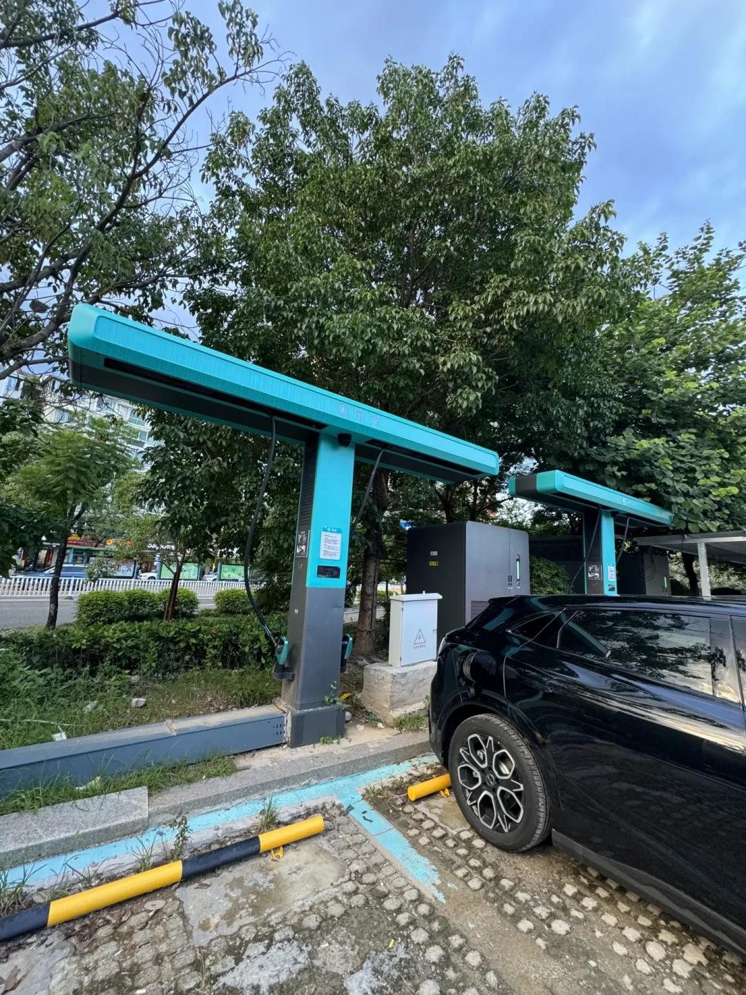 比亚迪第10000座闪充站落成,车主却在喊“诈骗”:这张网络国庆首考前,你该信几成