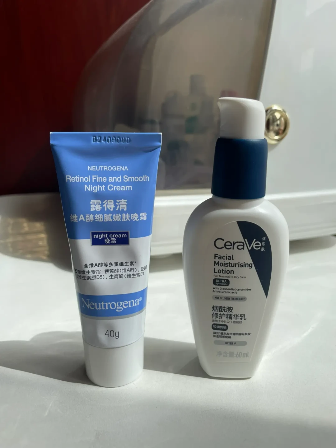 十几块的阿达帕林，对阵几百块的祛痘精华：油痘肌精简护肤，钱该花在哪儿