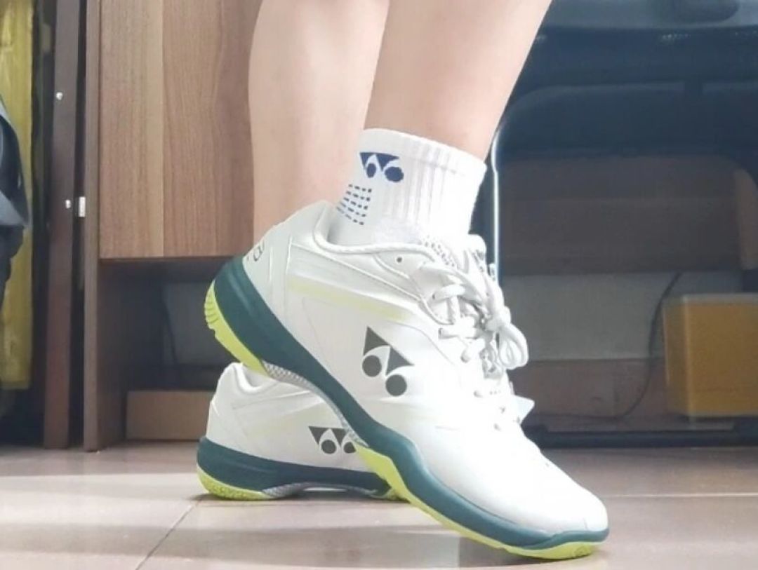 65Z4跌进五百档、雷霆2Pro新色刚开卖:翻了半年全网的崴脚和磨底报告,先弄清你是哪种