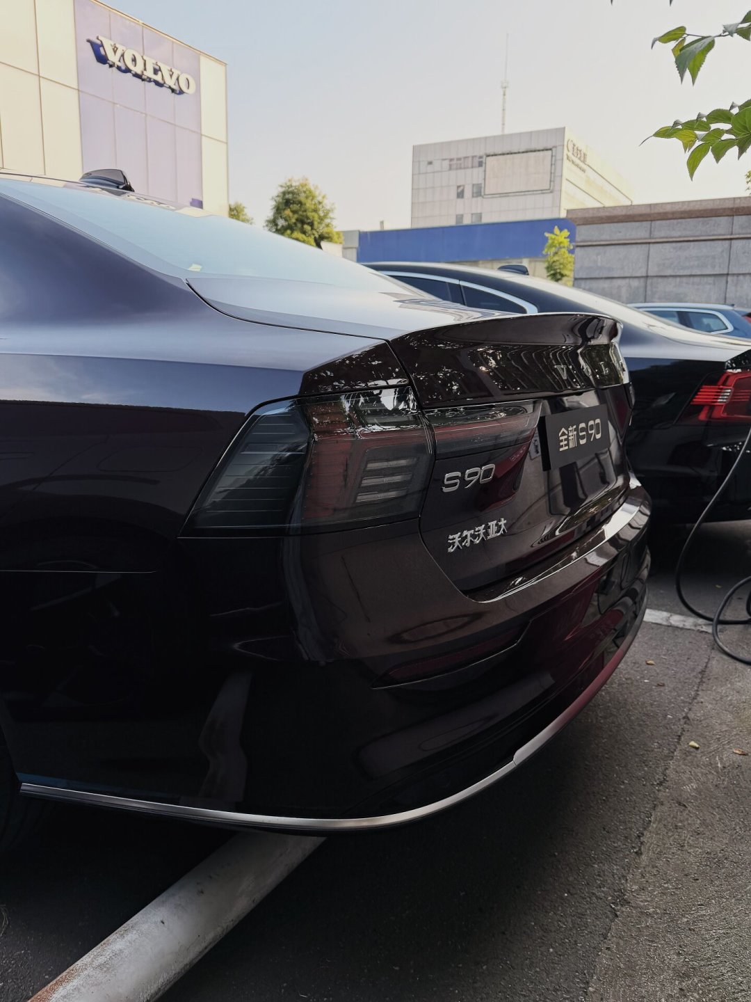 BBA上了热搜,但降价最狠的是二线豪华:S90跌到22.99万、CT5只要16万出头,抄底前这份价格表和三个问题先看