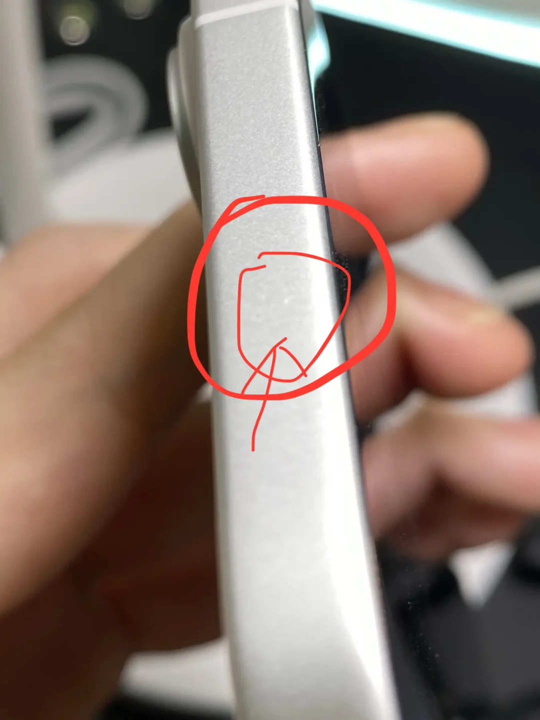 特努斯首秀还剩11天:苹果官方上调了以旧换新价,但你的旧 iPhone 残值正在进入倒计时