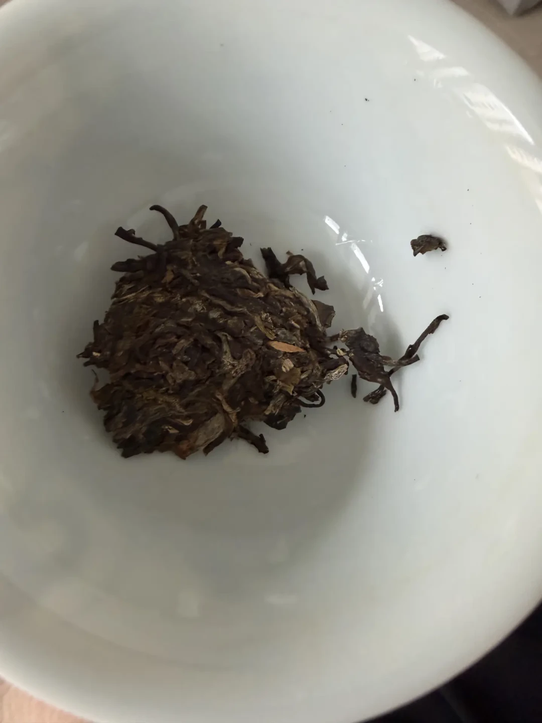 中茶老茶在跌，8901大红印铁饼却