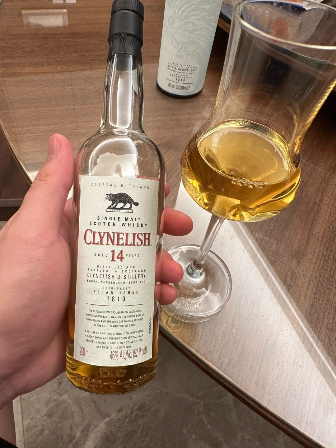 一杯9块9,蜡香进Highball:2026年的“小猫”,不再被囤,而是被喝成口粮