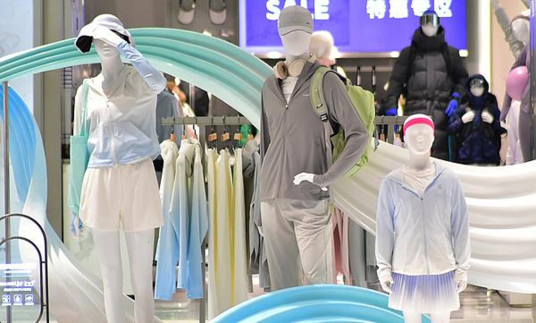 标90克的防晒喷雾,里面只有17克防晒液?48万人看完翻车视频,我替