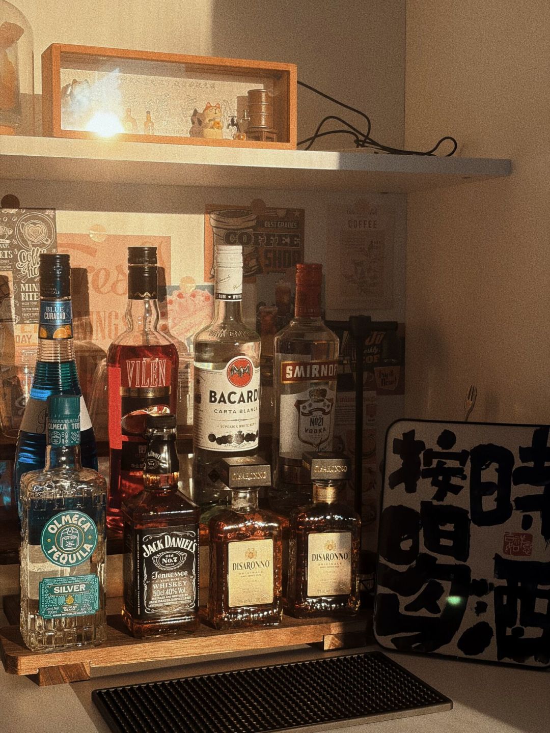 爆款配方里都是“伏特加30ml”,但一瓶差价能到近10倍:翻完40多篇帖子,我把Homebar第一瓶的三档账算了