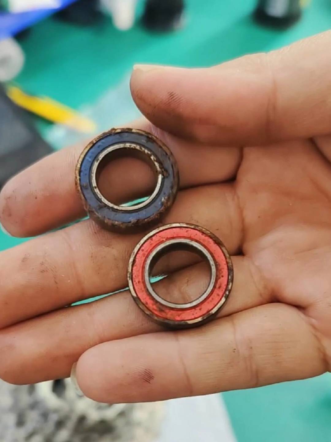 花鼓有异响,拆了保养还是放着别动?翻完全网的拆派和不拆派:他们吵的根本不是同一种轴承