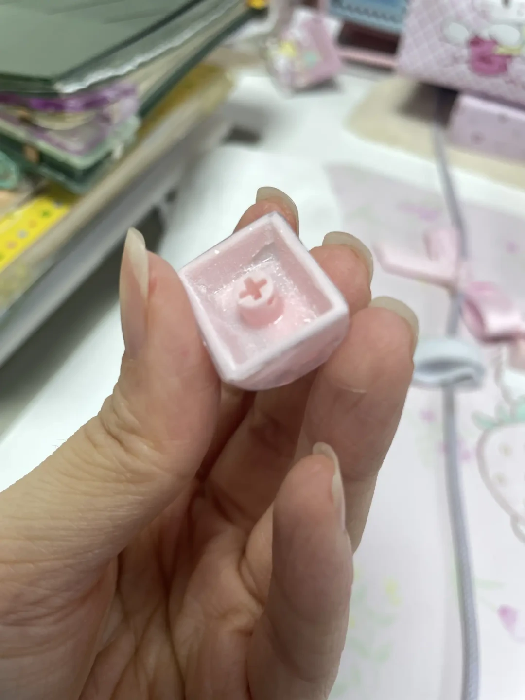 注胶漏轴算正常、滴胶有毛算正常瑕疵?先搞清手作键帽这条