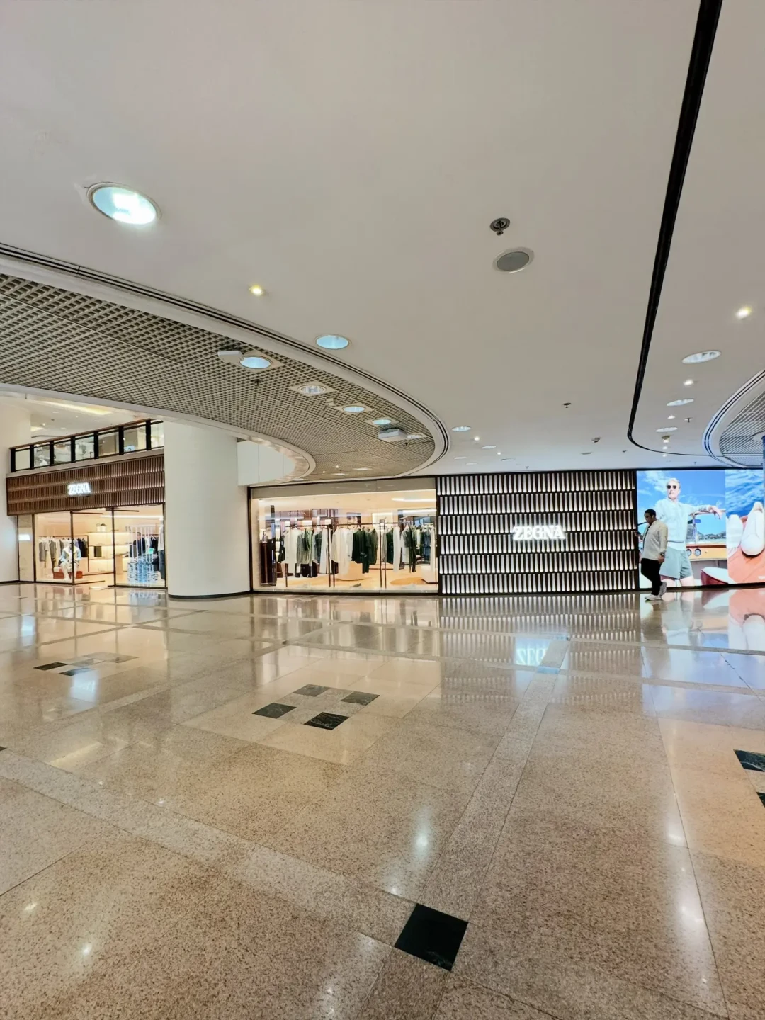 杰尼亚在华要关约10家店:前滩撤了、国贸缩了、新店却在开——入秋下单前,先查你常去那家还在不在