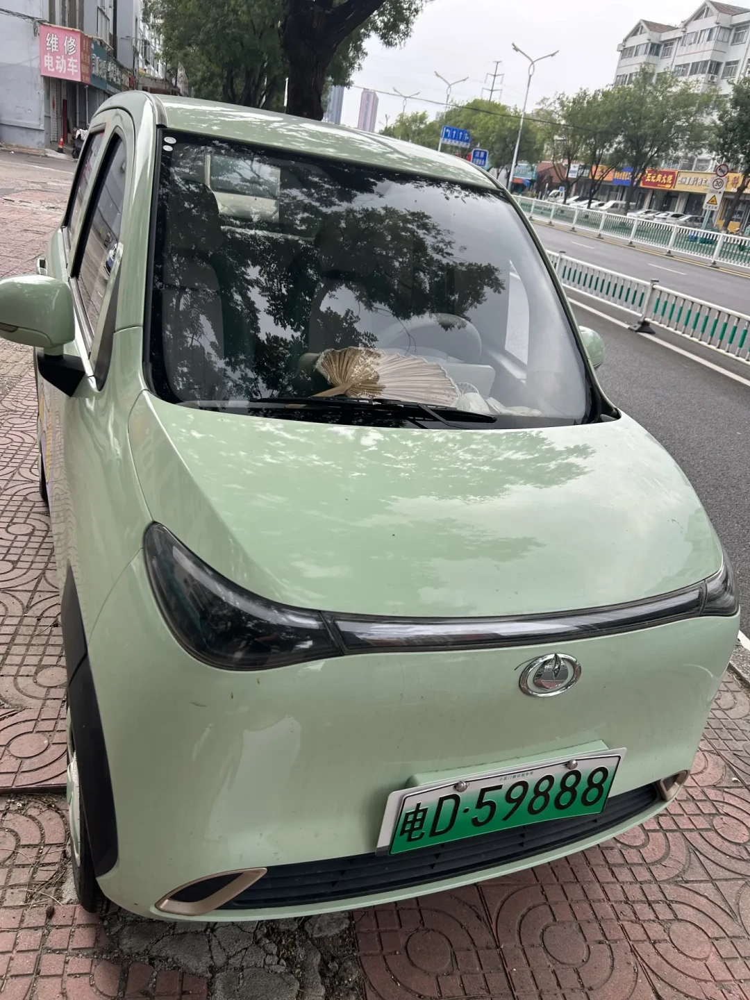 新车1万9、二手挂8千:老头乐抛售潮来了,谁在割肉,谁还敢捡?