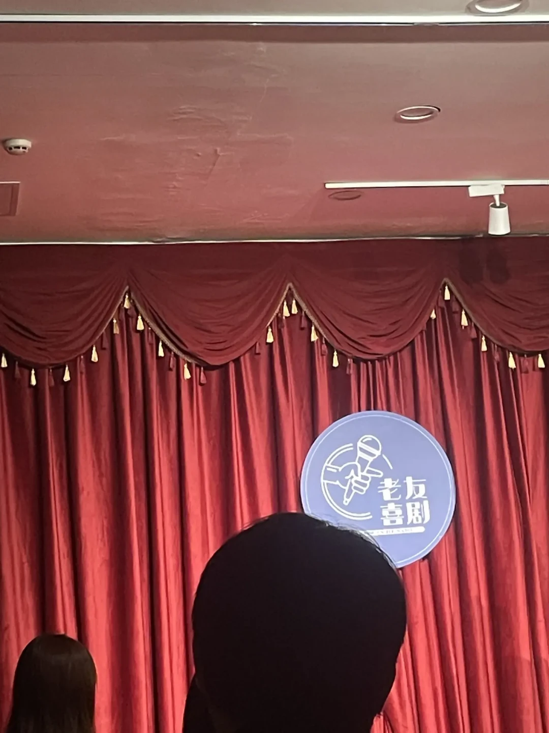漫才兄弟刚比完总决赛,烟台9·5就开起了本地漫才大乱斗:这回追漫才的人,自己站上开放麦了