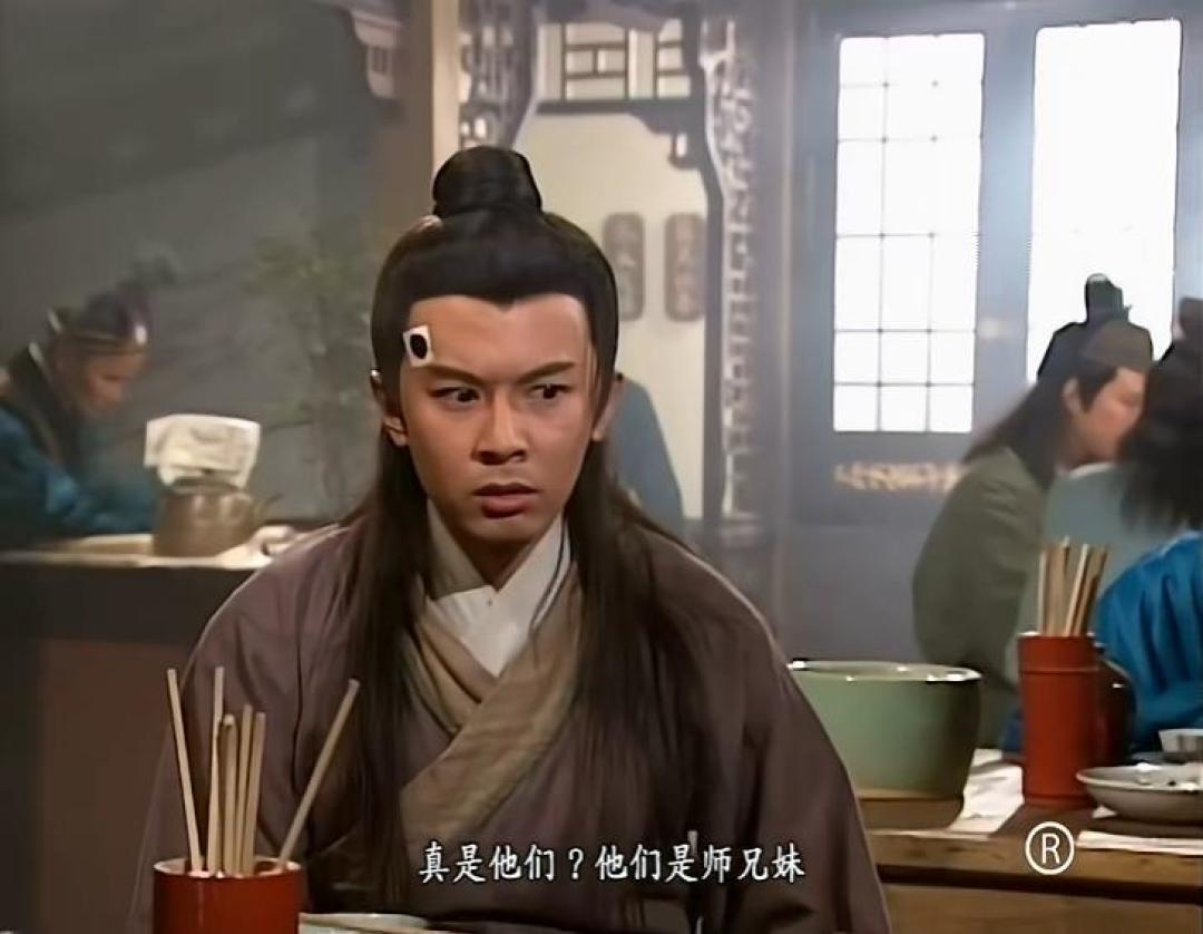 吕颂贤“死里逃生”一年后:96版《笑傲江湖》正被全网逐场回看,哪些细节值得二刷、当年的配角们都去哪了