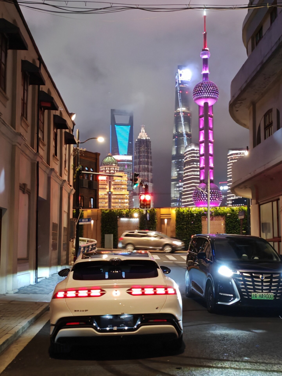腾势7月刚卖1.9万台,全网却在问它为什么“卖不好”:反差背后,是两拨互不见面的人