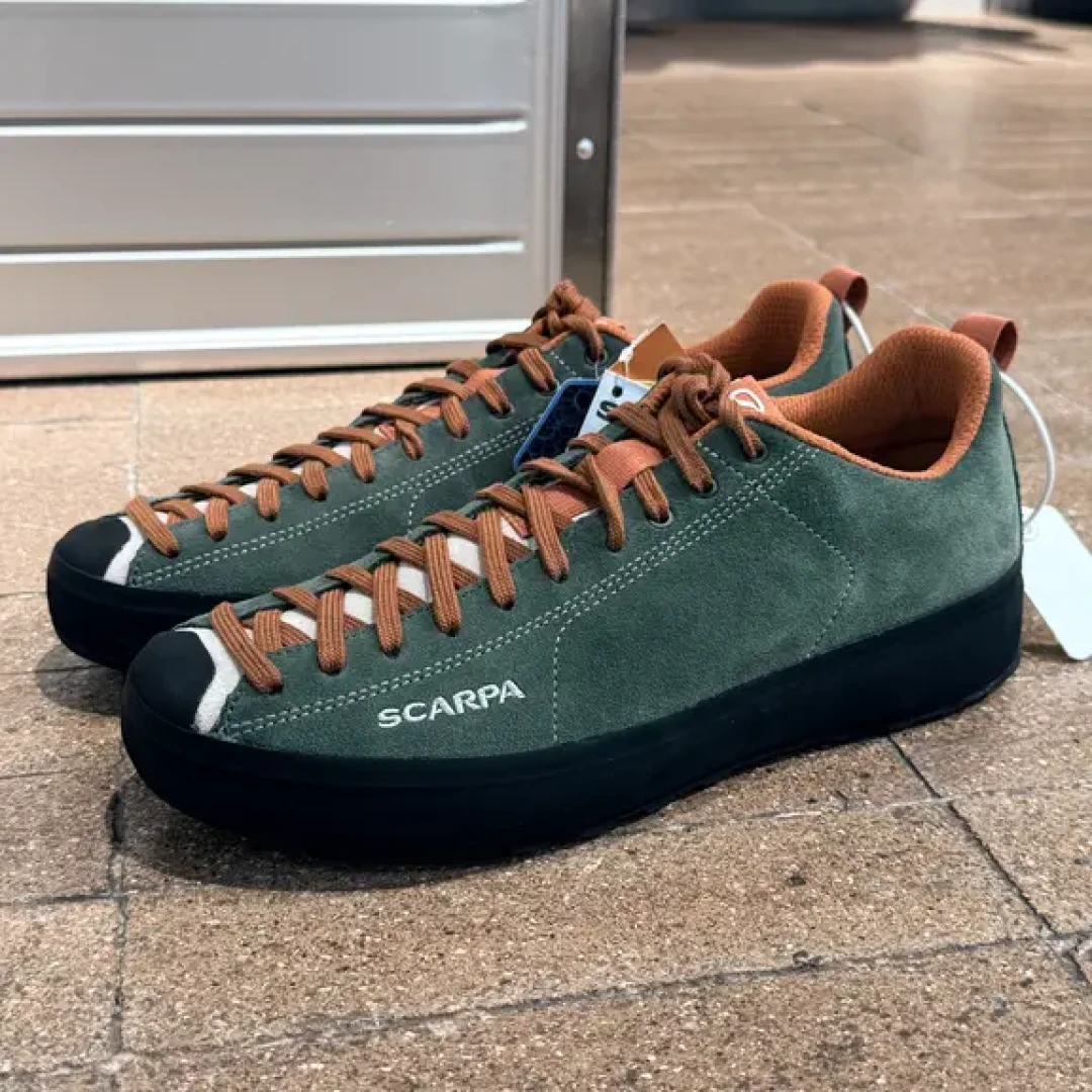 SCARPA莫吉托对KEEN Jasper：磨脚还是开鞋带，底硬还是楦宽，第一双山系鞋该看脚型不是看牌子