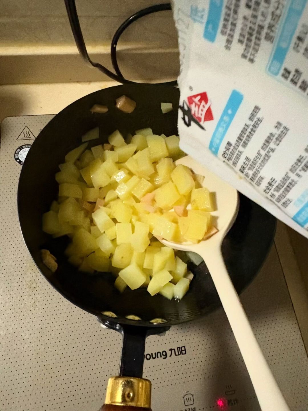 神券在变小、做饭翻车比外卖贵:摊开算完8月底12份吃饭账单——过得了3个门槛的,再回厨房