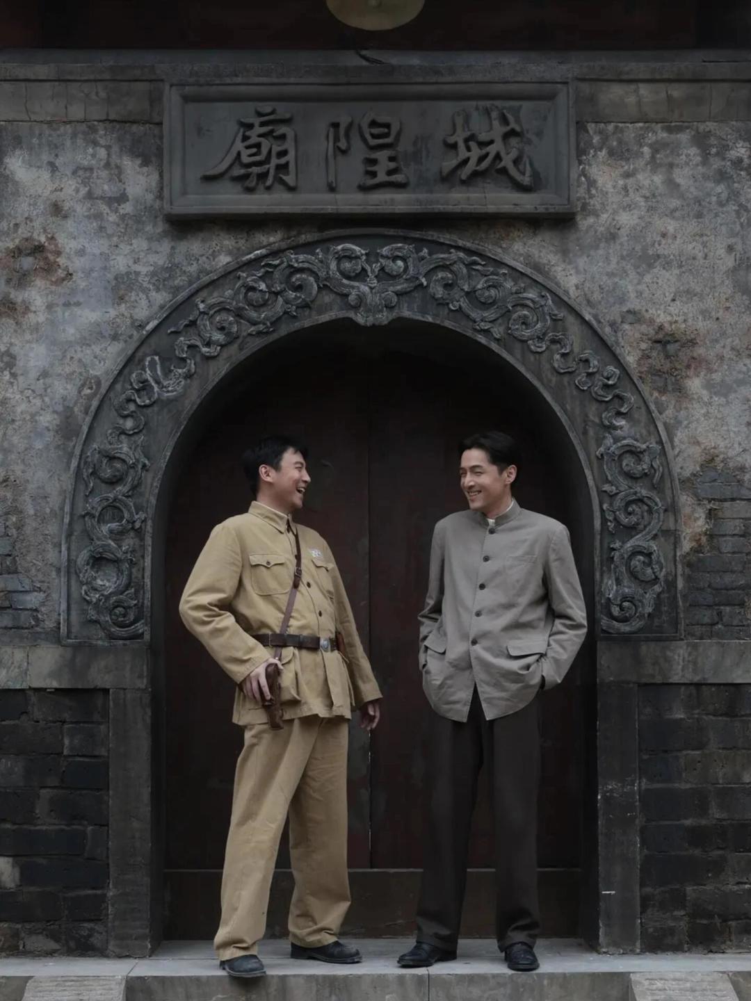 《抓特务》网播重挑争议:先看141分钟的影版,还是先看那部9.4分老剧