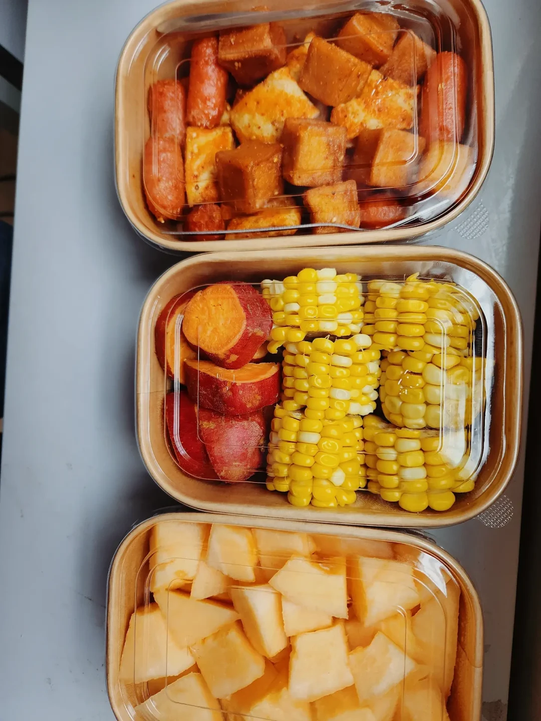 一兜零食放上火车空座,吵了7天热搜:反而把“长途火车怎么吃”说明白了