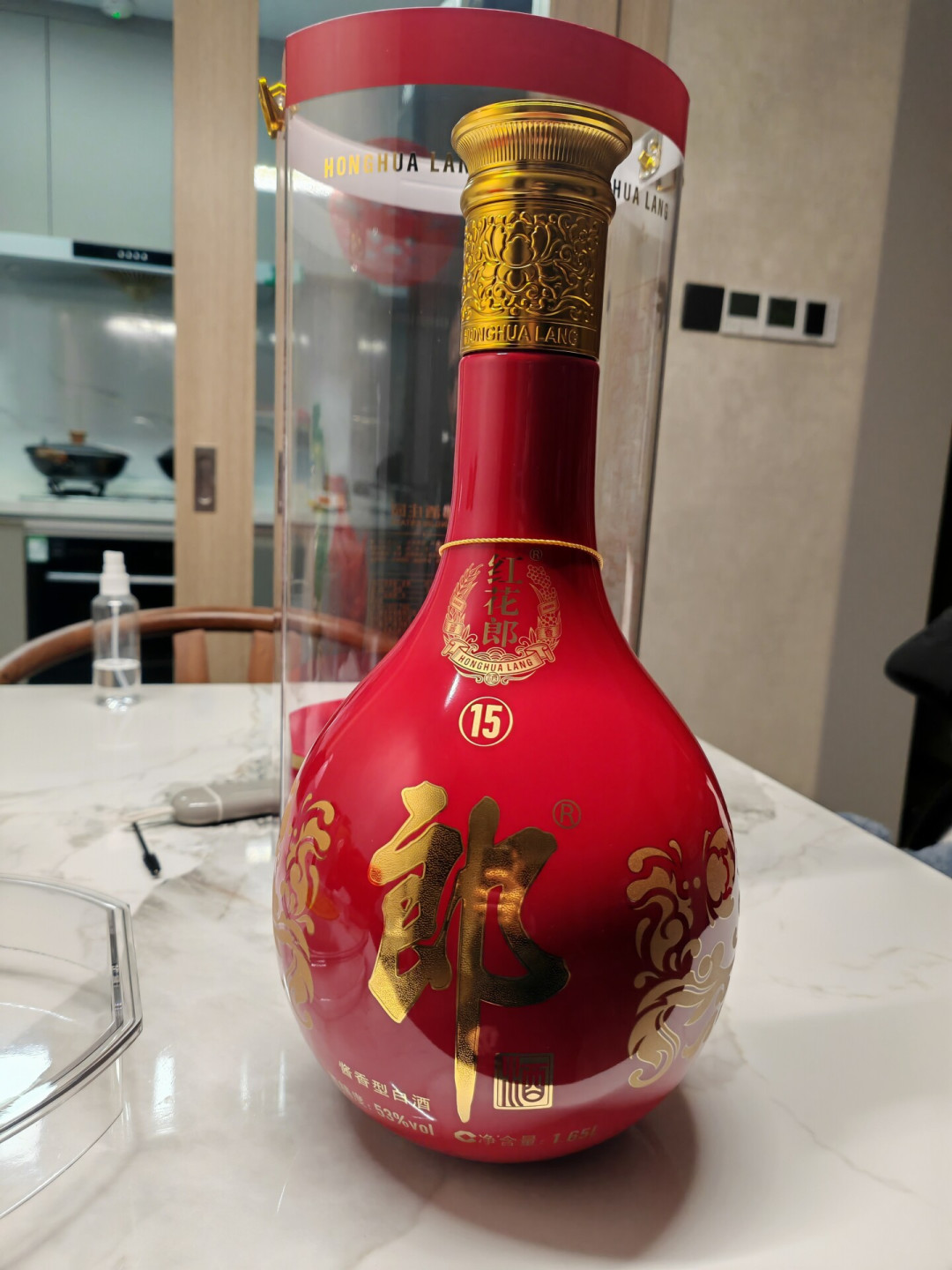 30斤的红15大坛报1万1到1万5:折成一斤算未必省,郎酒大坛池里的三笔账我先替你算完