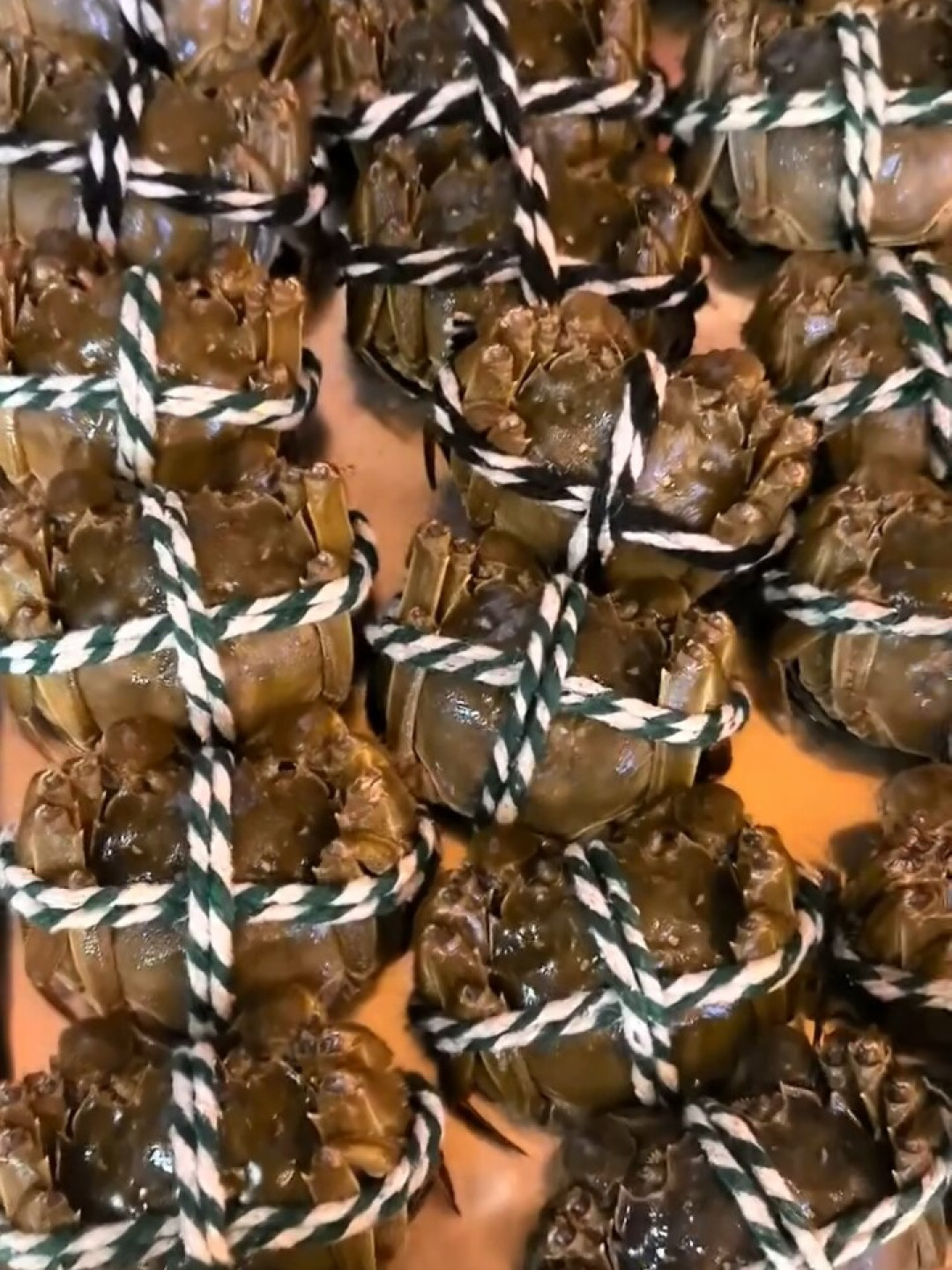 一只螃蟹没卖，钱却赚完了：中秋买蟹卡前，先看懂“纸螃蟹”的闭环和这份避坑清单