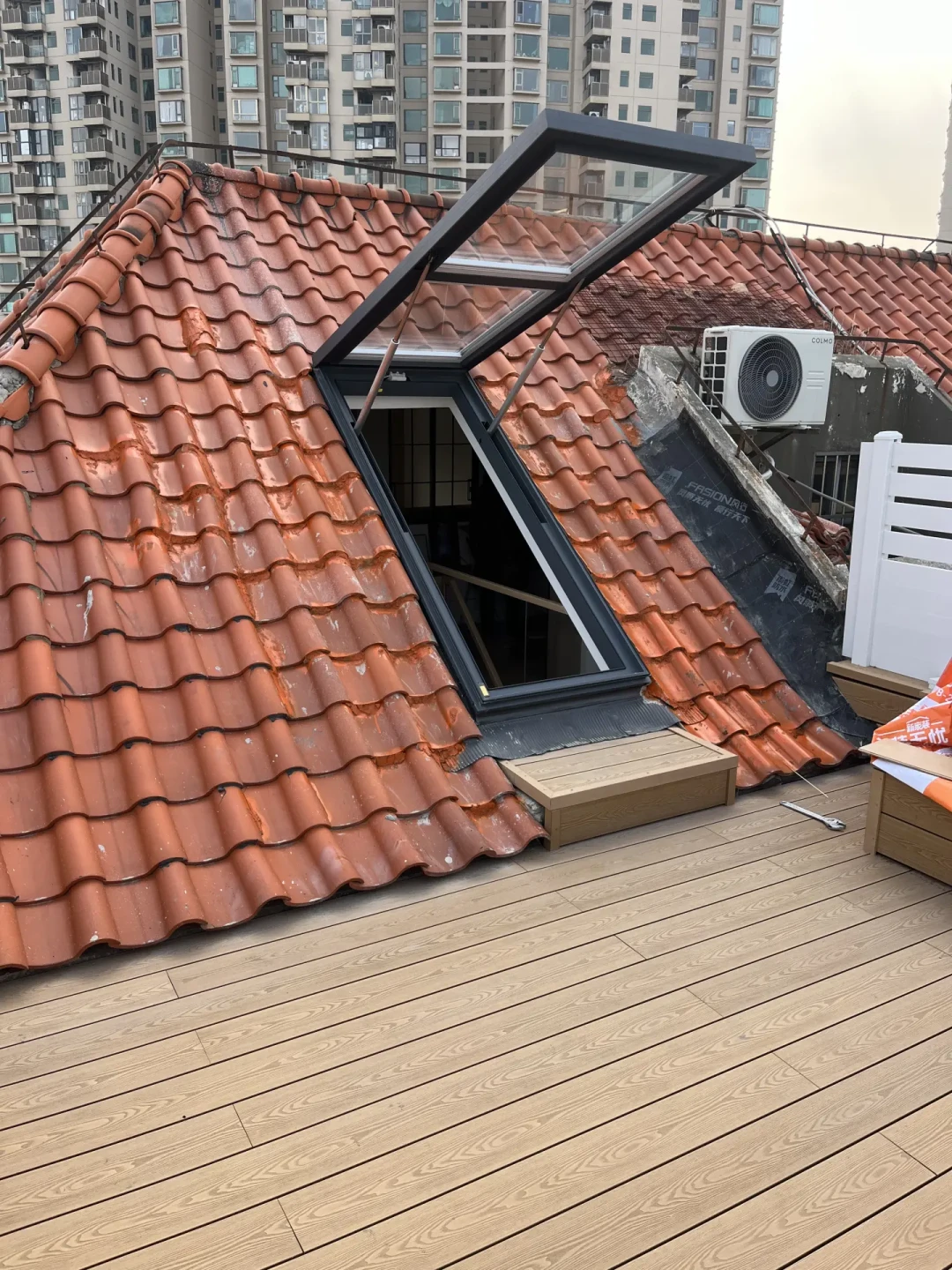 雨感天窗的第一场测试,别留给台风:翻完全网电动天窗翻车帖,三档学费和一张验收清单
