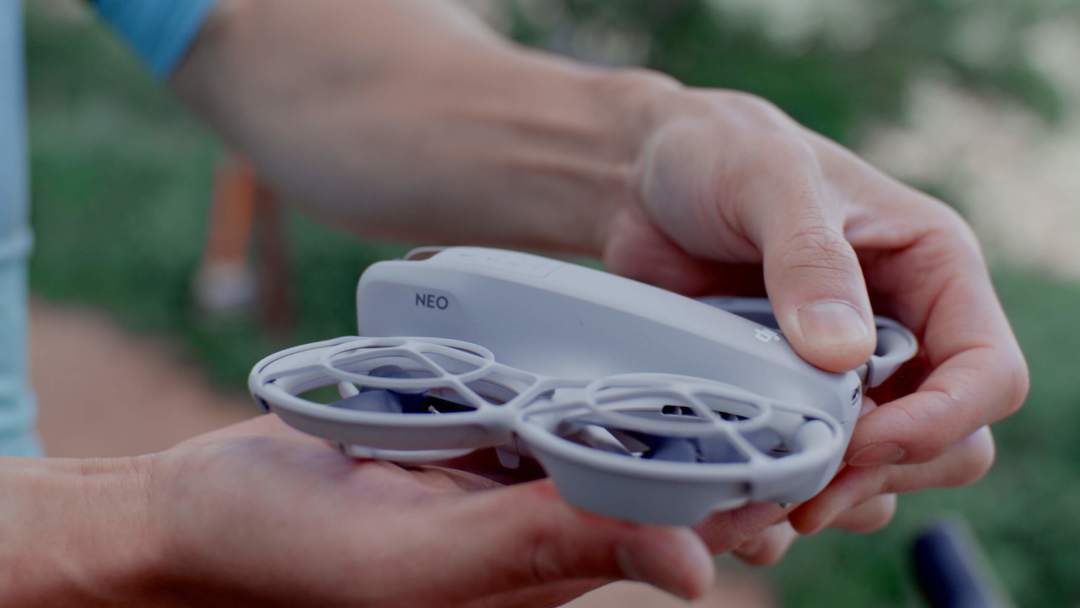 都在蹲大疆Neo 3：我对完两代掌上机的两年折旧账和一堆实测帖，买