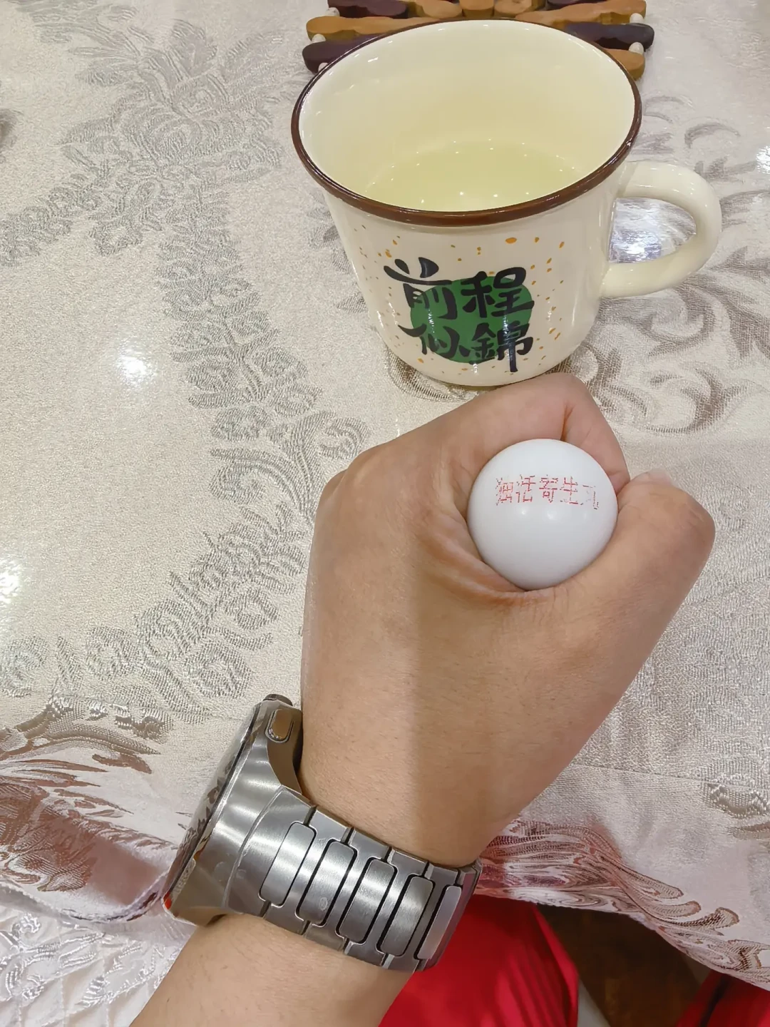 咬开蜡封吃了一嘴蜡:陈李济四百年前发明的这层壳,你会开吗、剥不剥、值不值