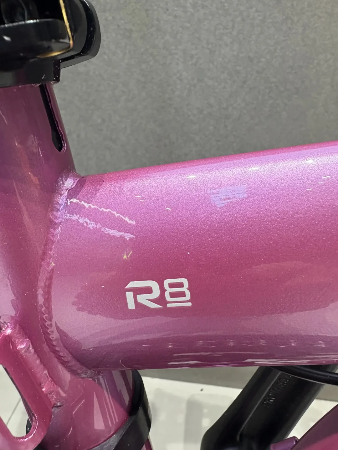 燕鸥R8“四千以内没对手”?对完一年半挂牌价、6篇车主实录和品牌改装包,我把谁该买谁别买讲清了