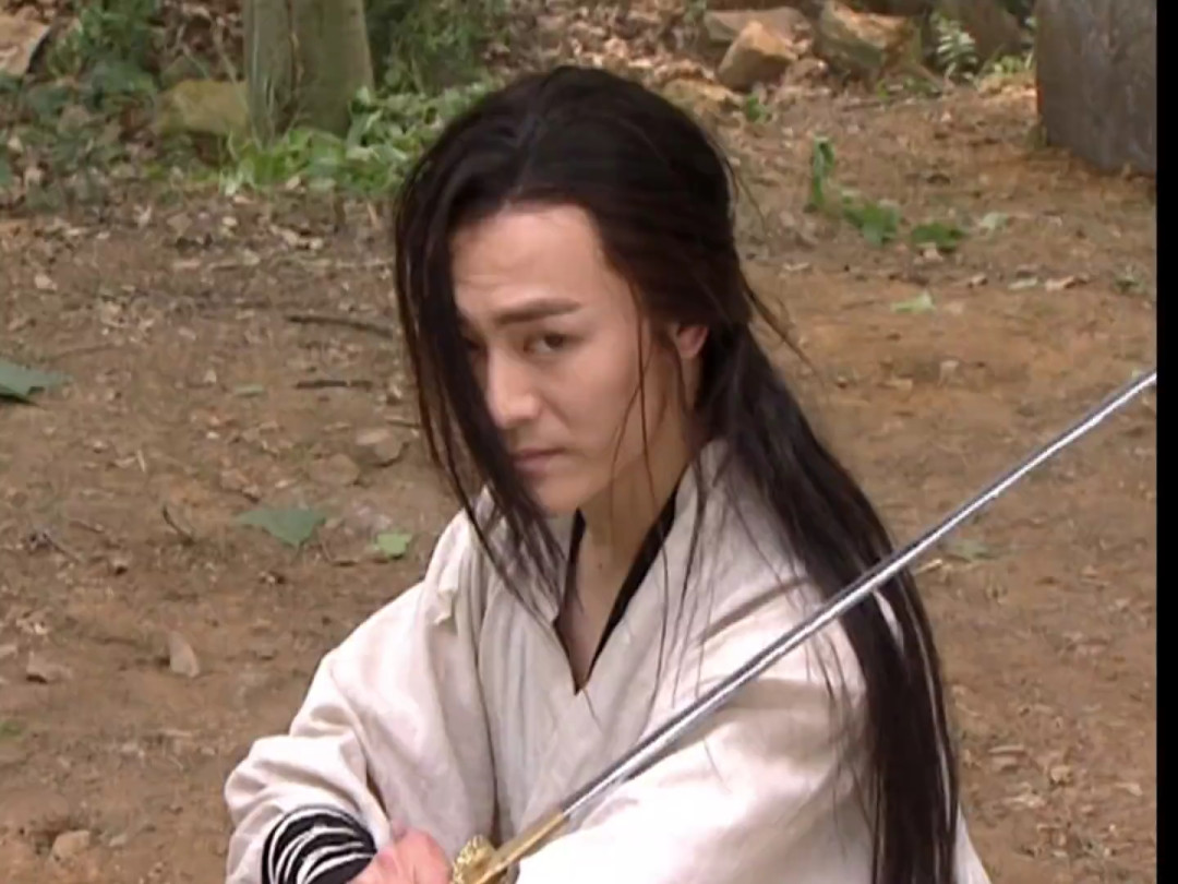 “林平之的爸妈真的很爱他”刷屏全网:25年后重看01版,才发现灭门真凶藏在林家那句遗训里