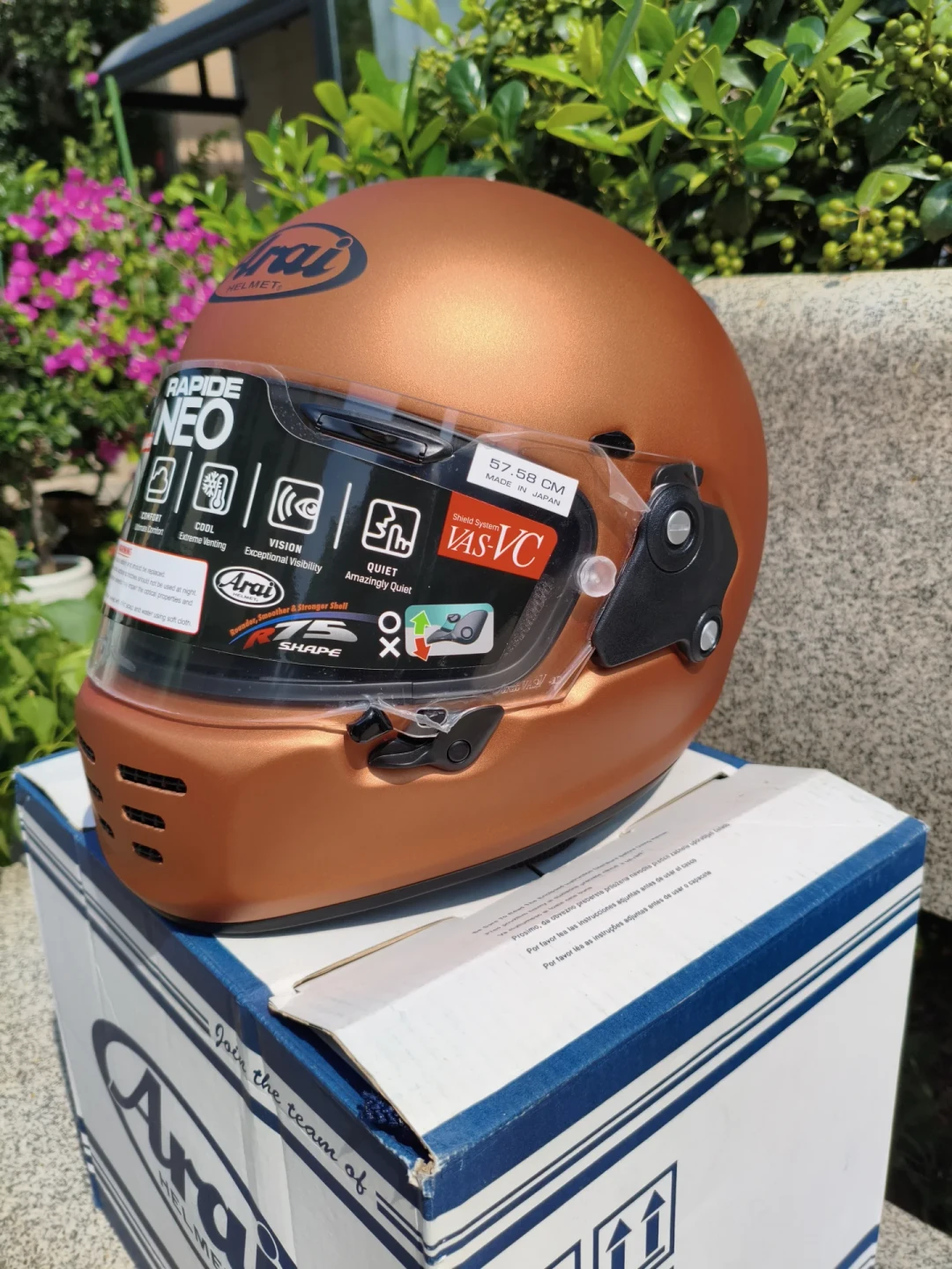 Arai NEO限定版花1999秒没,价回3368:三档价格和300克重量差,最便宜的Arai全盔该谁买