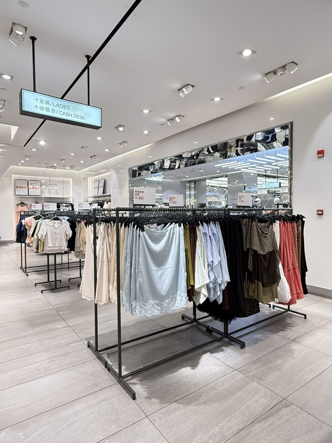 宁波最后一家H&M 9月23日闭店：2026闭店地图齐了，清仓价低至30元一件
