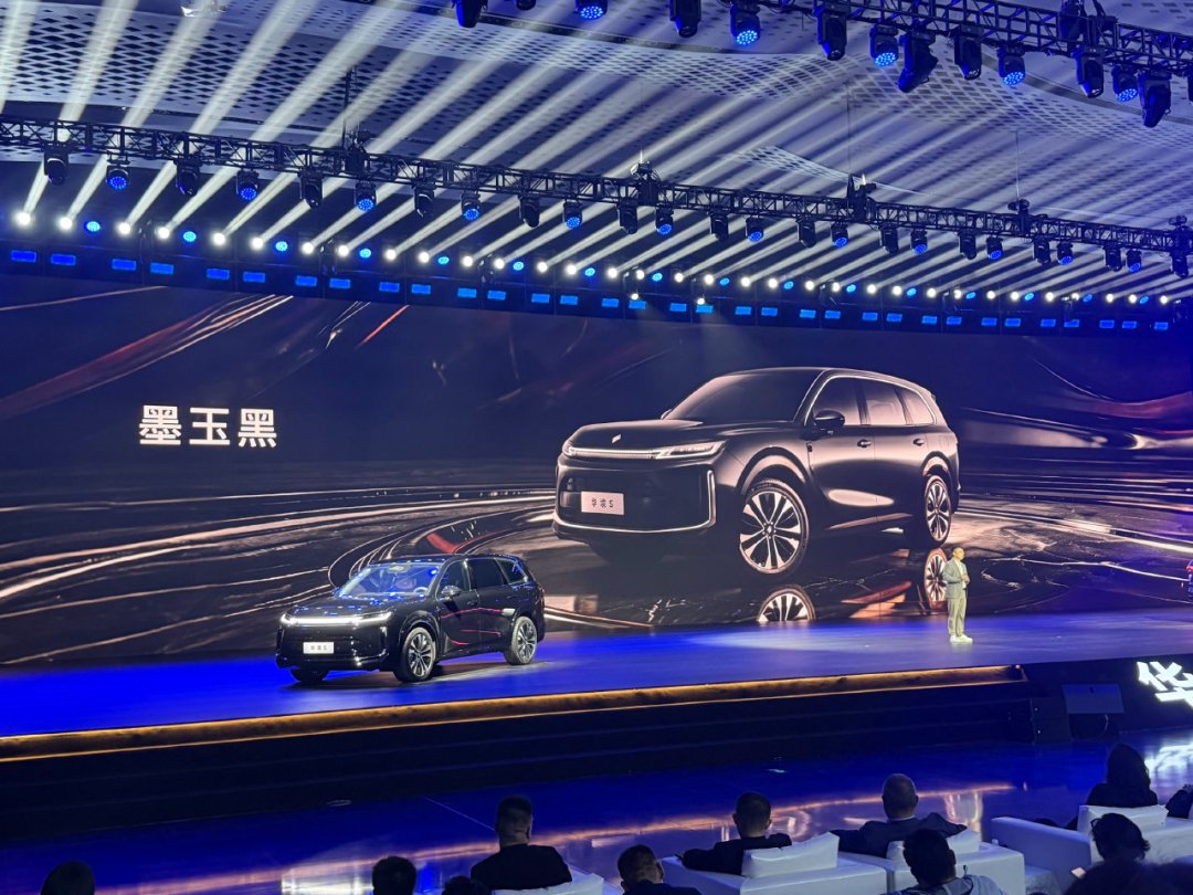 华境S交付破2万、争议也刷屏:15-20万六座家庭,现在下订还是再等等