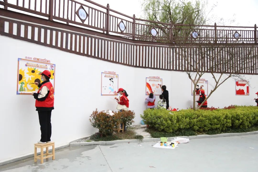 「黄蓉偏心」吵了半年:我把网上吵的证据拆成两本账——遗产给了郭芙,操心给了郭襄