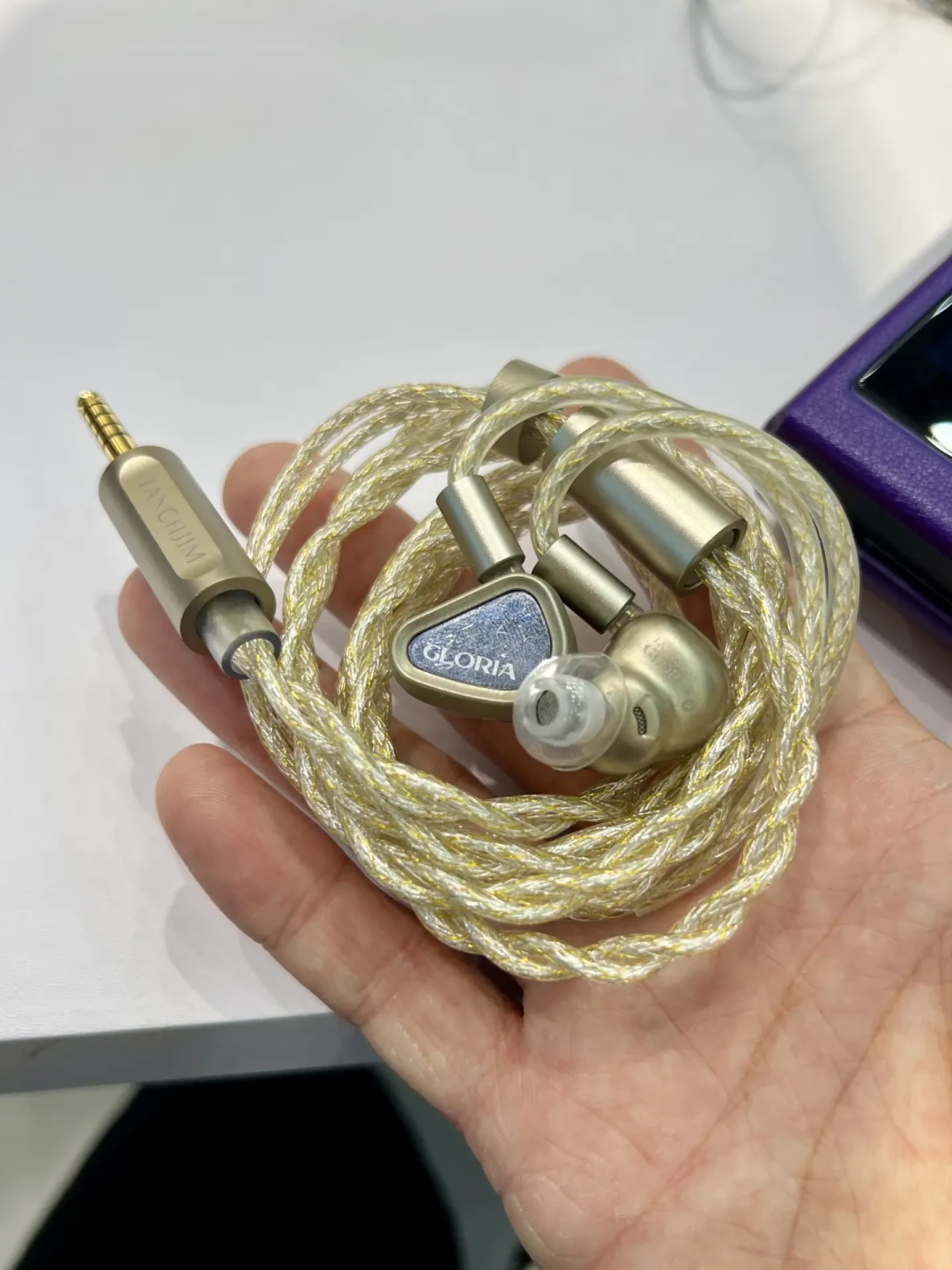 天使吉米一口气发布超十款新品：从198元到5980元，这轮“NOD井喷”谁该等、谁绕坑