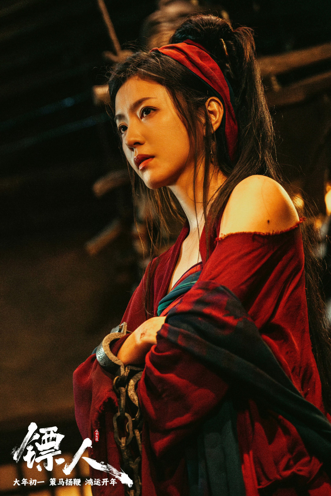 替袁和平捧起金鹿奖杯的是他女儿:把《镖人》制片人的半年公开行程拉了一遍,袁家的“接班人”原来是这么用的