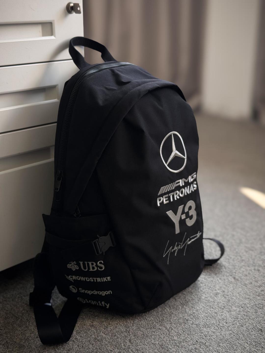 Y-3×梅奔F1联名,8000元外套秒罄:318元冠军车模开卖,现在还能入手什么