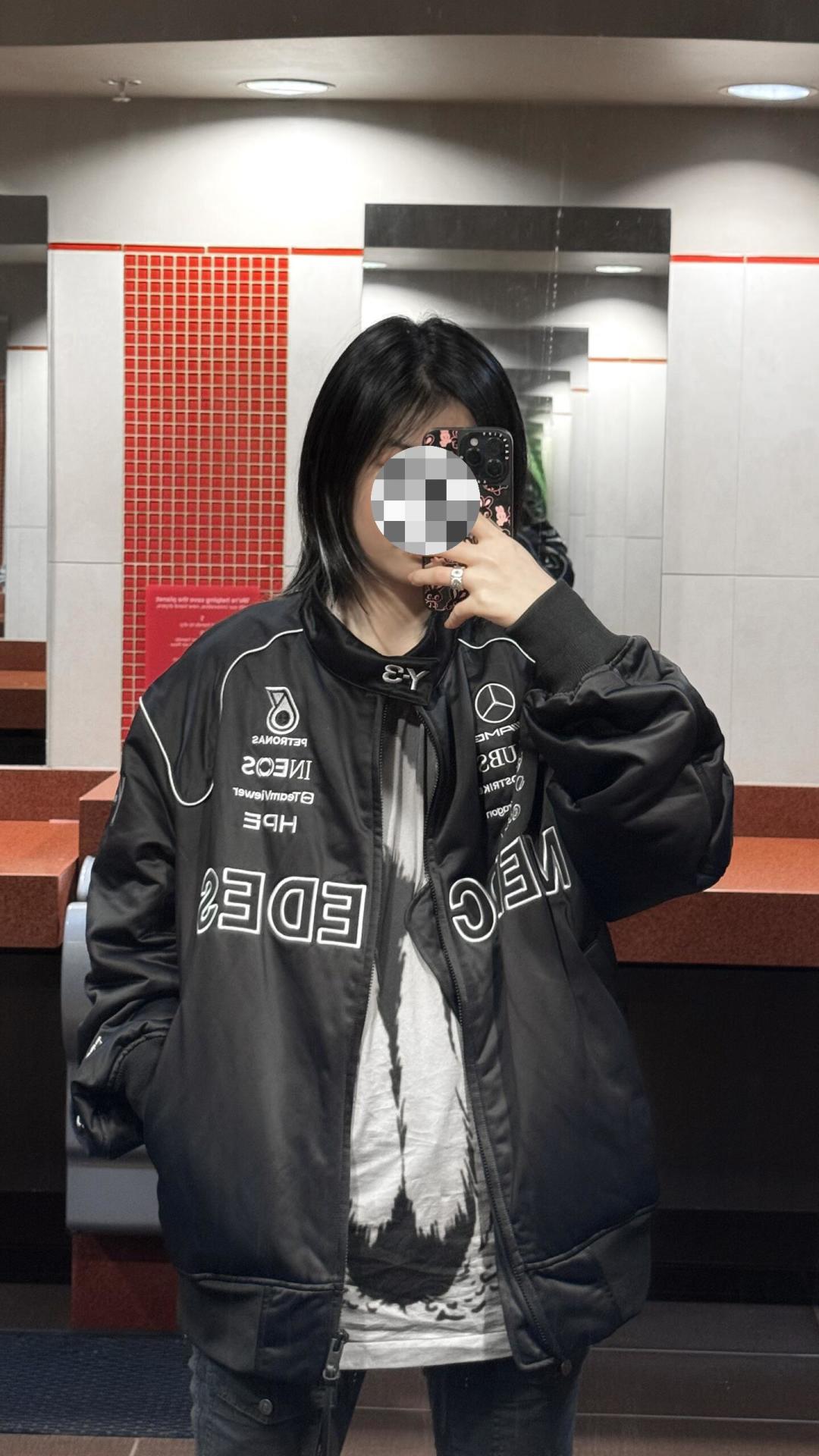 Y-3×梅奔F1联名,8000元外套秒罄:318元冠军车模开卖,现在还能入手什么