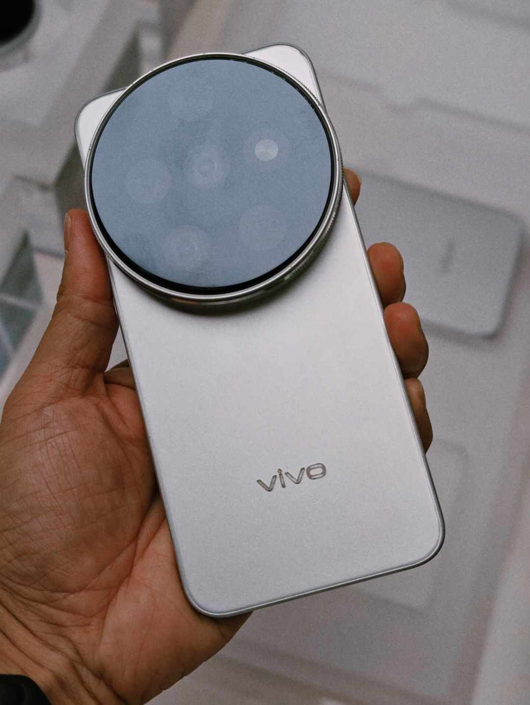 vivo X500 Pro Max官宣京东方Q11 2K屏:打破「不可能三角」后,值得等到9月下旬发布吗