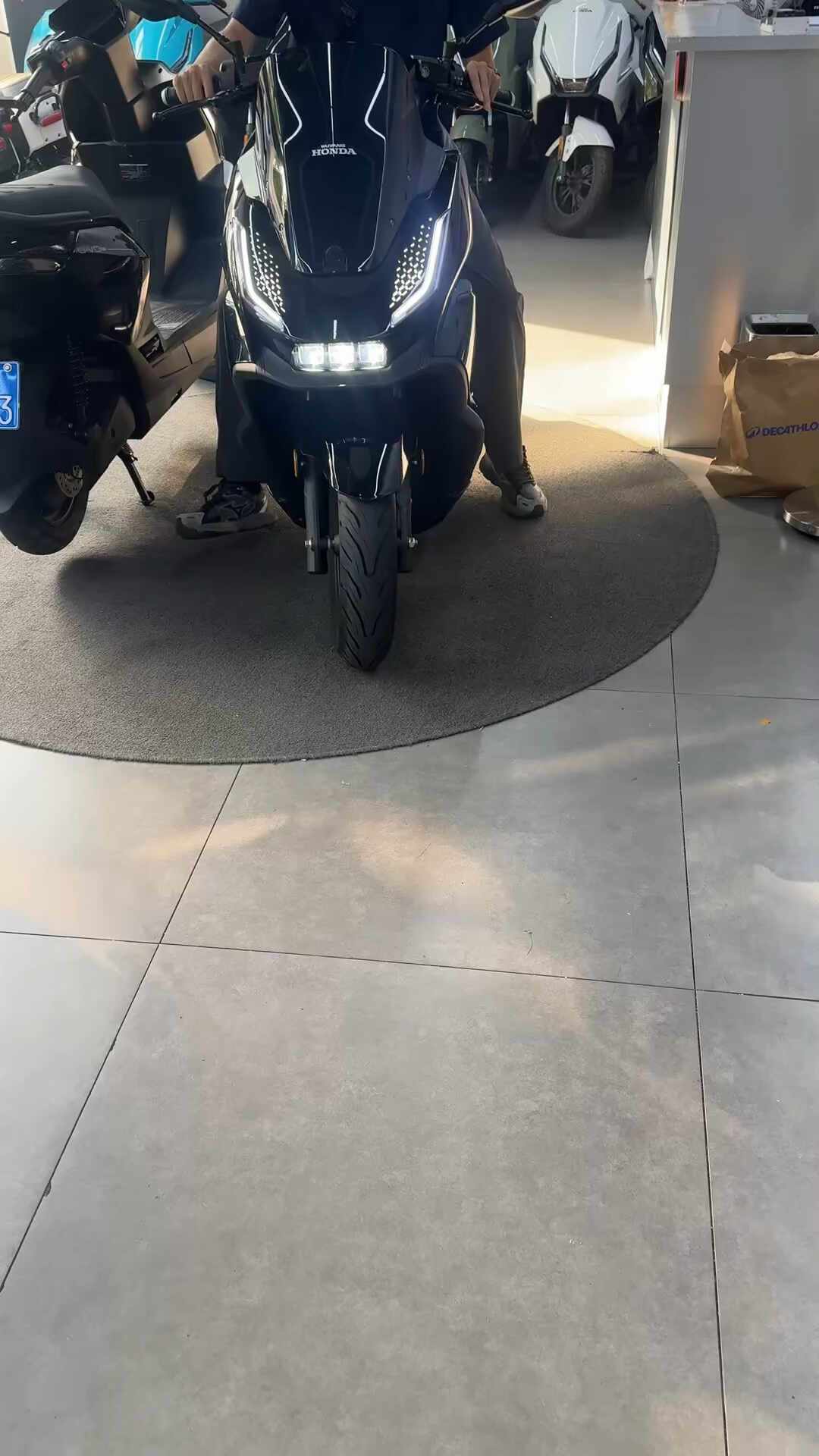 蓝牌版EVO GT快到店了,UQ3降到3999:五羊本田电车的三条