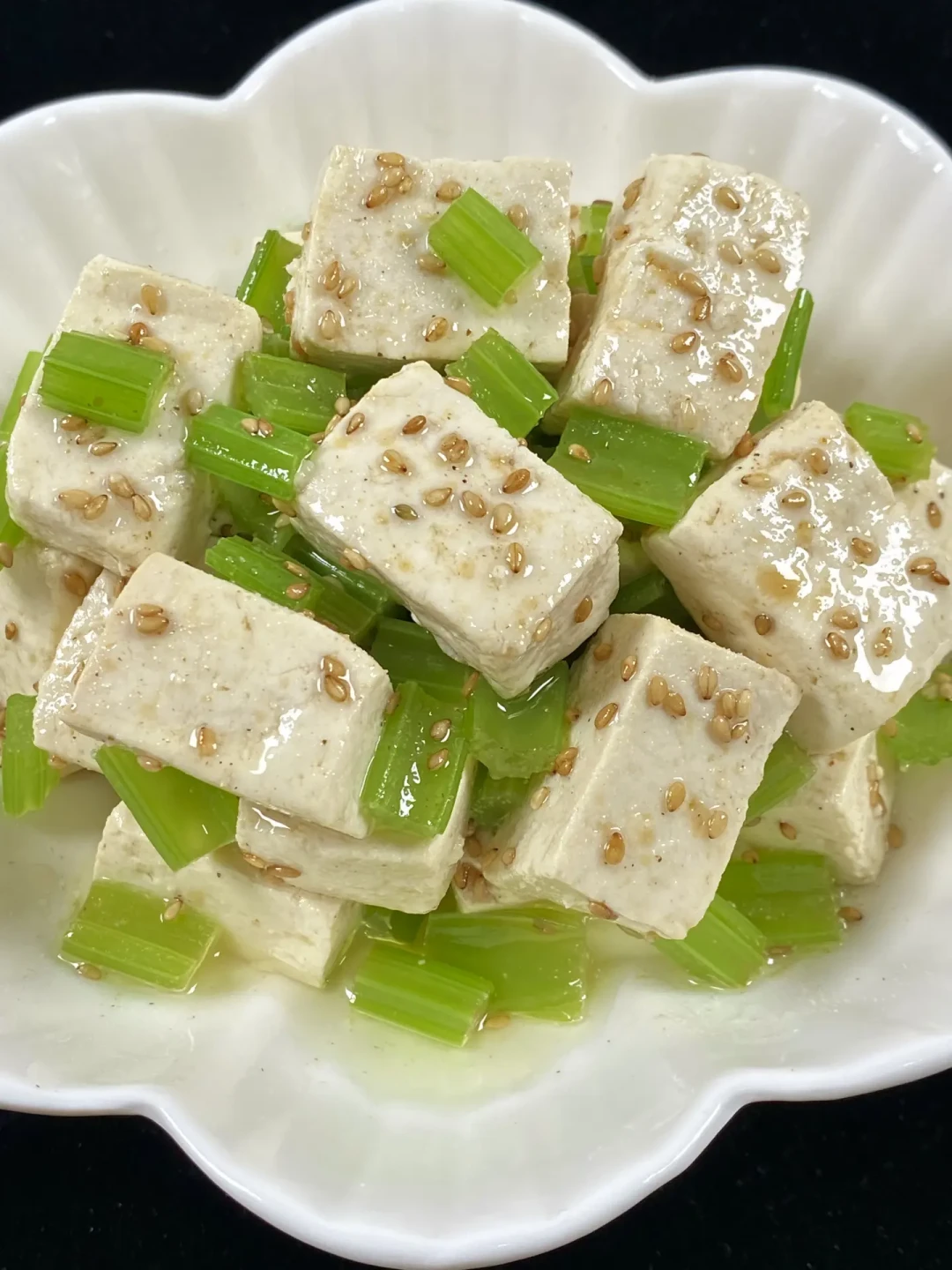 鱼博士开骂豆包：当“芹菜降血压”撞进家庭群，你该听谁的？