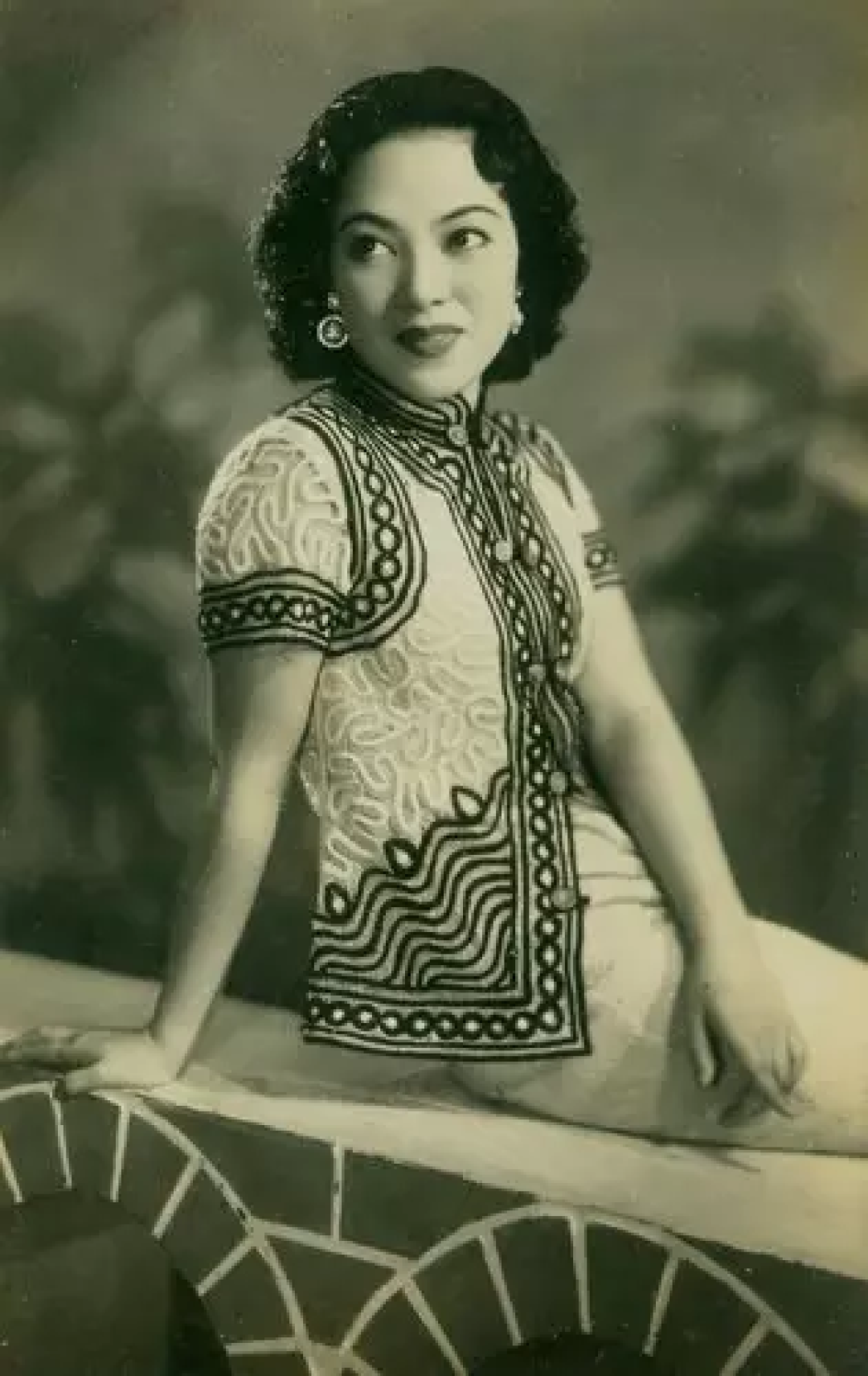 大多数人对李香兰的认知,停在1946年:之后的48年,比她的歌更跌宕