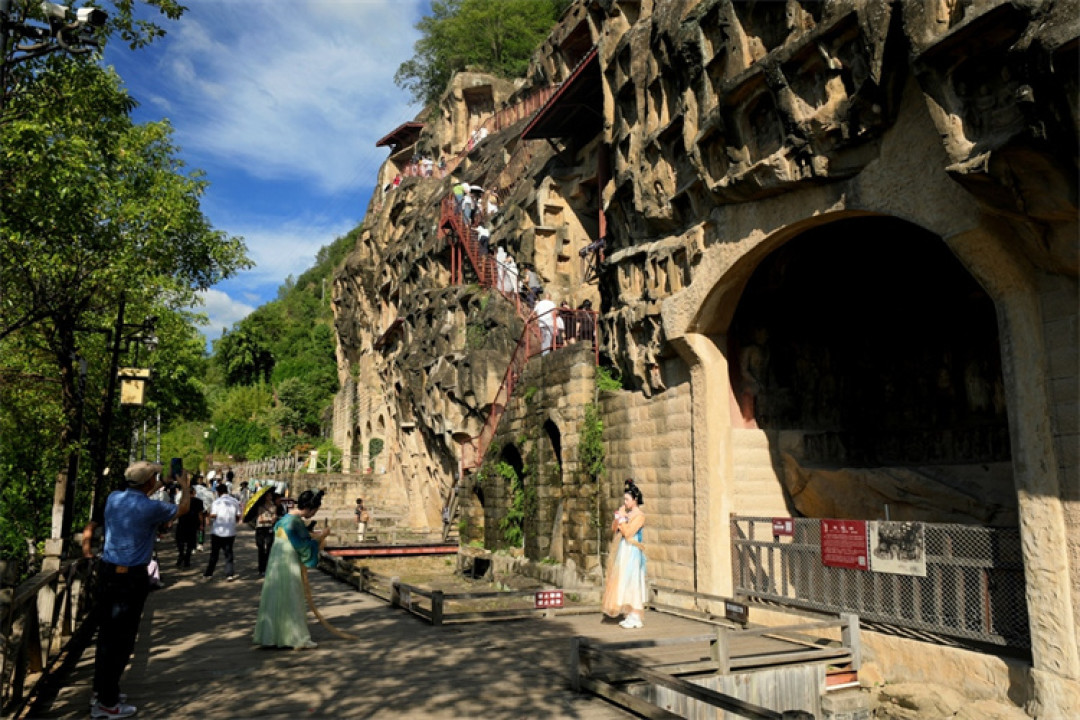 女儿节明早散场:国庆带爸妈去千佛崖,25元门票差价只是三个坑里最小的