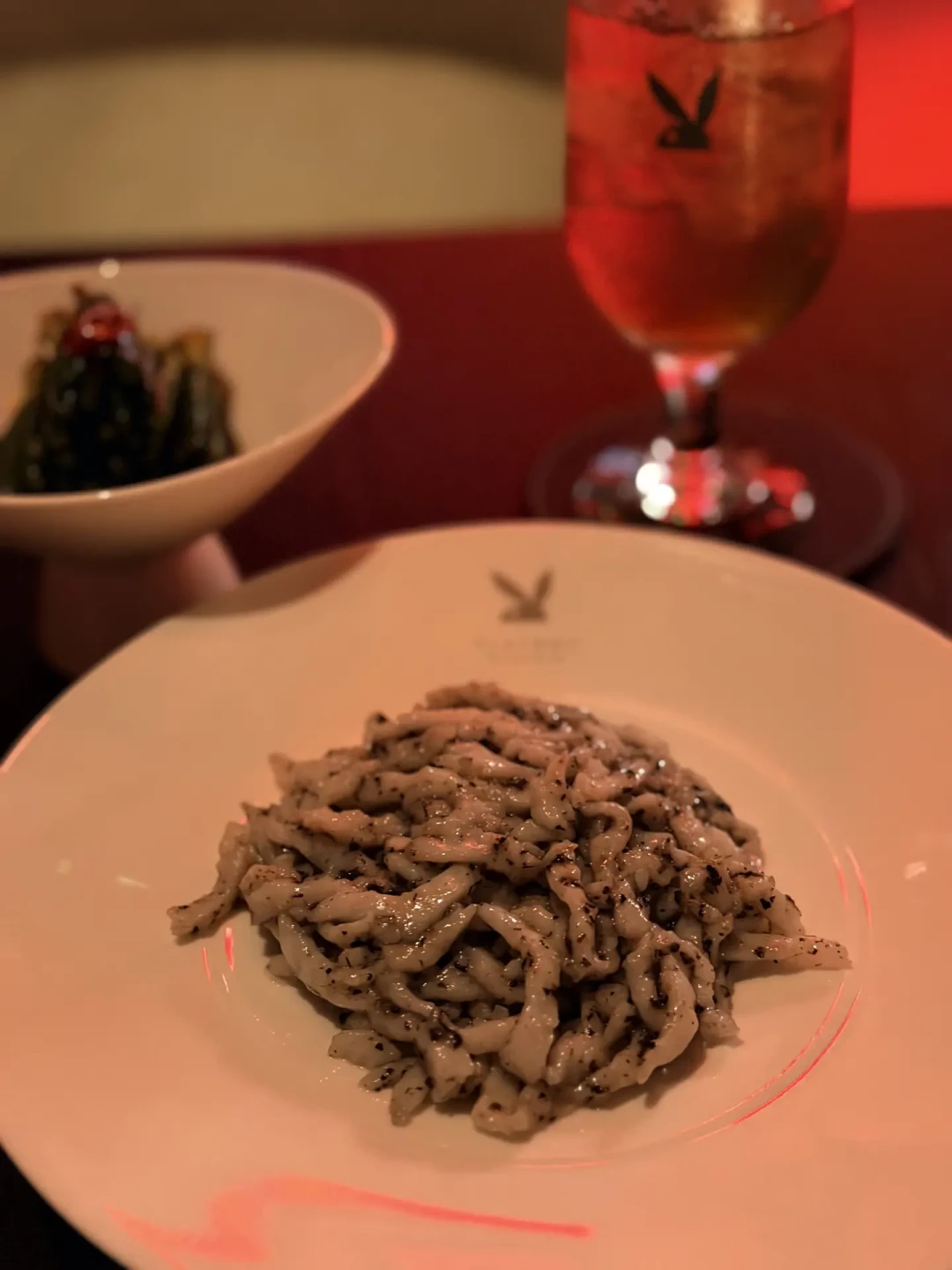 老爹的兔头开餐厅了！185兔管家上海首店营业3个月，冲之前先分清这四件事
