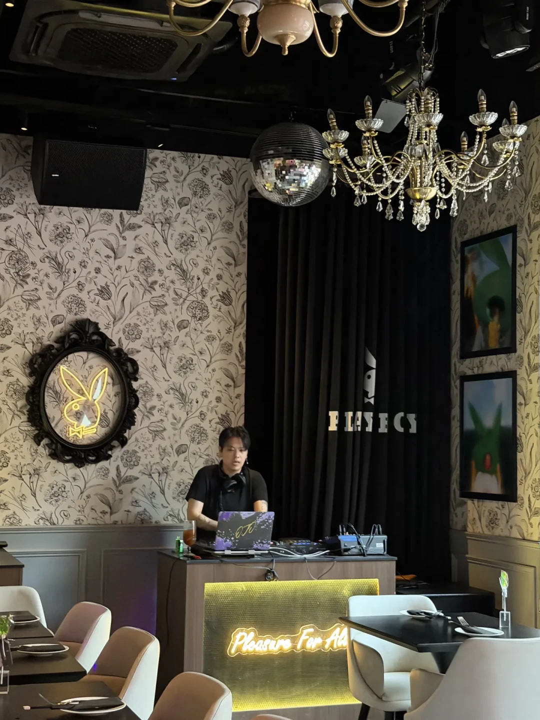 老爹的兔头开餐厅了！185兔管家上海首店营业3个月，冲之前先分清这四件事