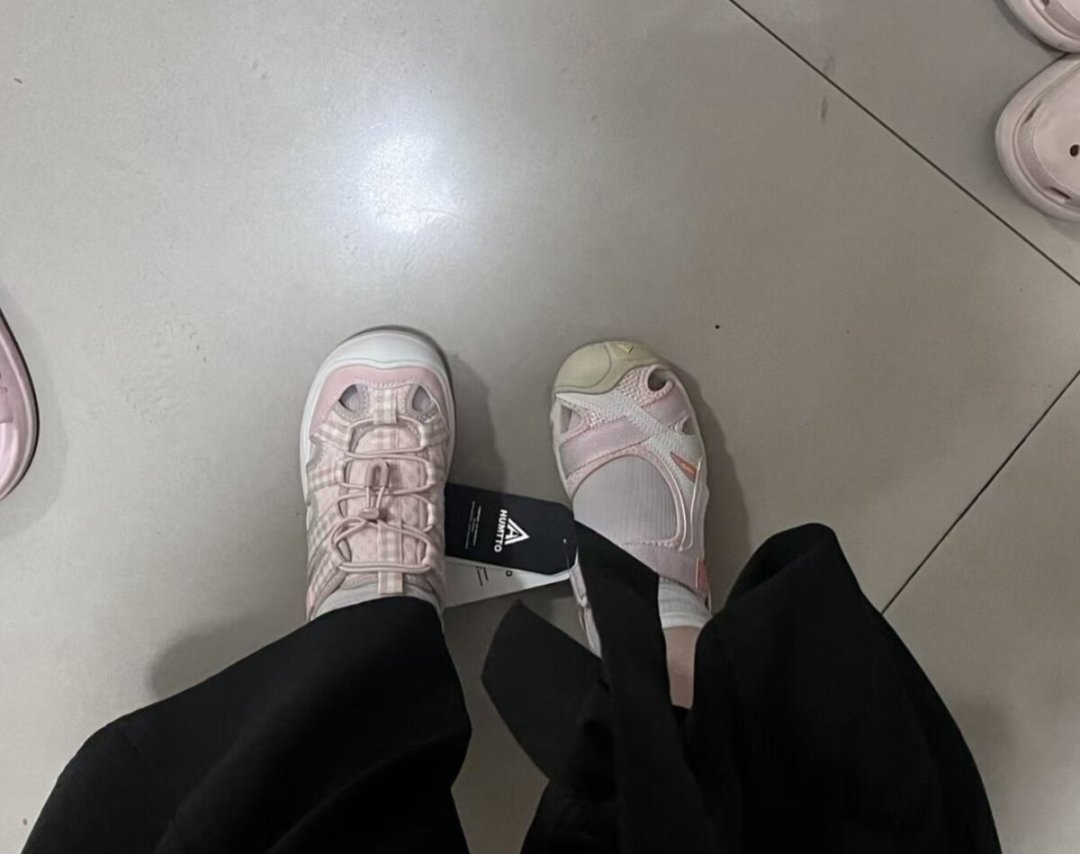 迪卡侬还是悍途?翻了几十条真实上脚评价,200元档户外鞋二选一不纠结了