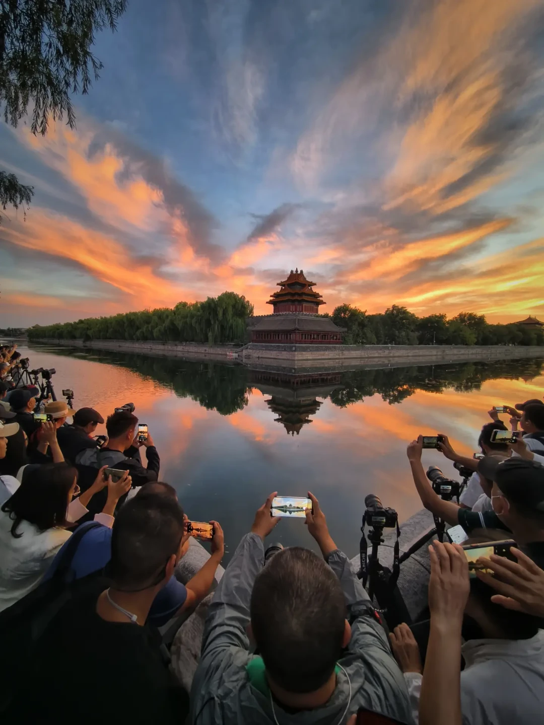 7月存的机位攻略，10月的太阳已经挪位：国庆建筑摄影先对表，10月1日的票9月24日晚开抢