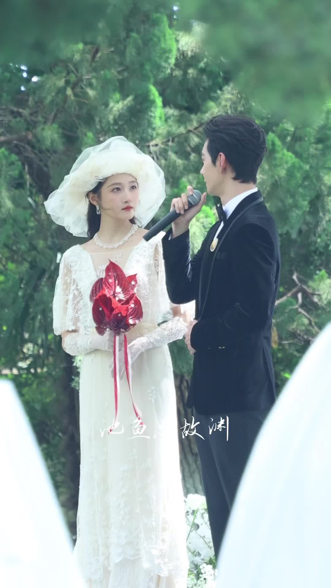 49岁左小青的“二春”：《红掌》“贞姐”路透刷屏，人家早就是《冬去春来》总制片人了
